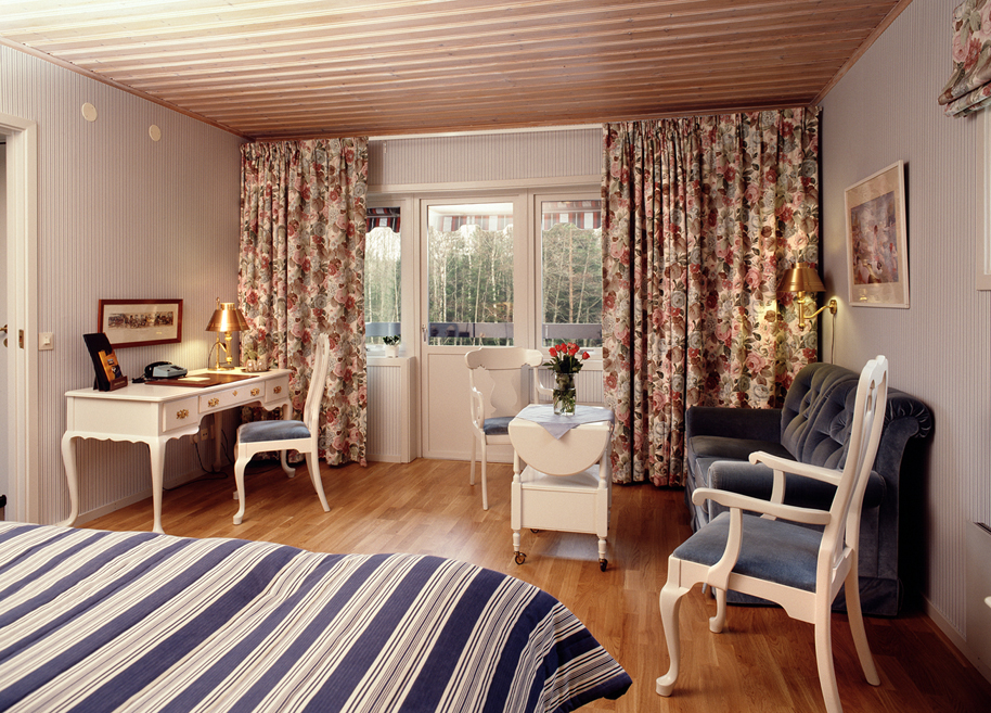 Historisk bild från Dubbelrum 40 med balkong och utsikt mot Nissan