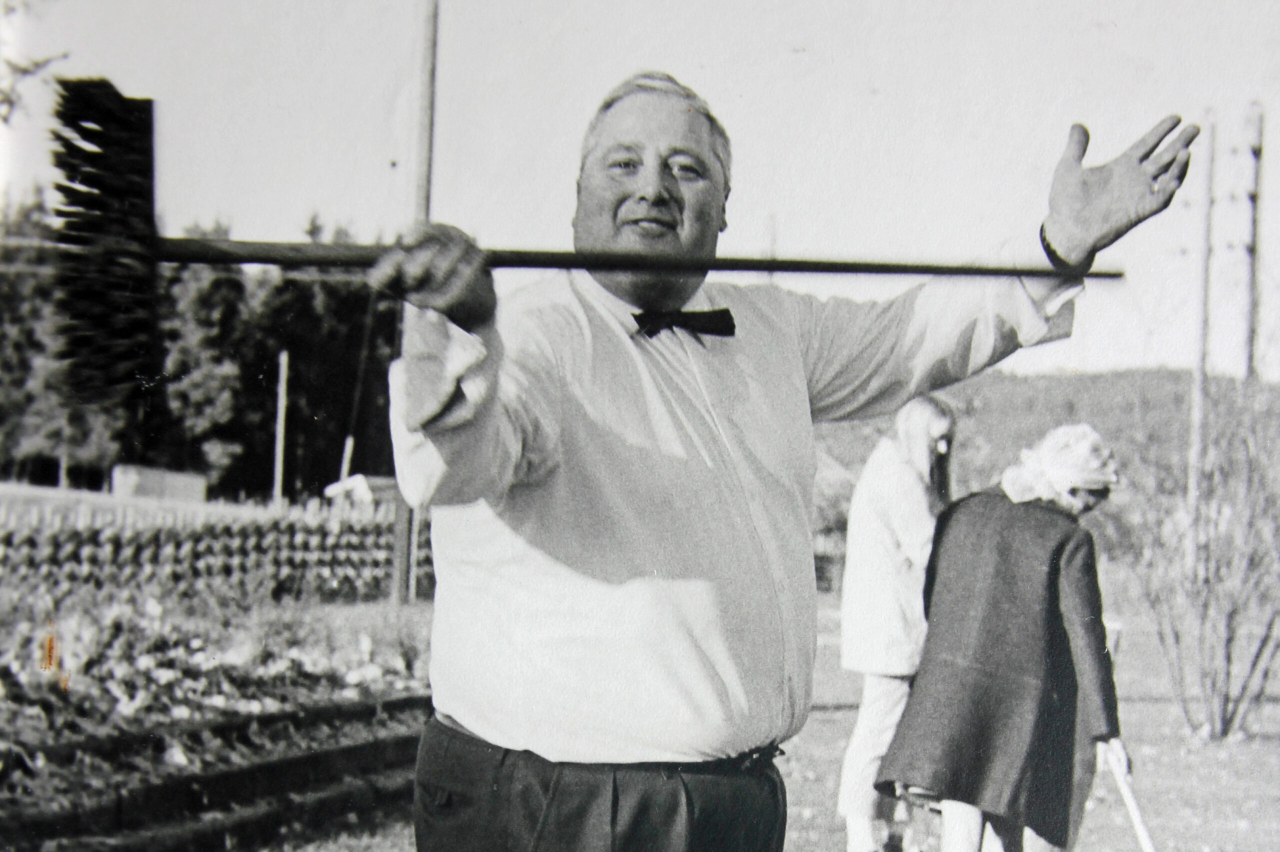 Svartvit bild på Lennart Bölja-grundare till Hestraviken-Familjen Hellström. Hestraviken hotell och spa vid Isaberg i Småland